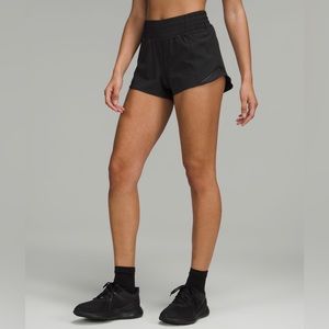 Lululemon Hotty Hot High Rise Lined Short 2.5 inch